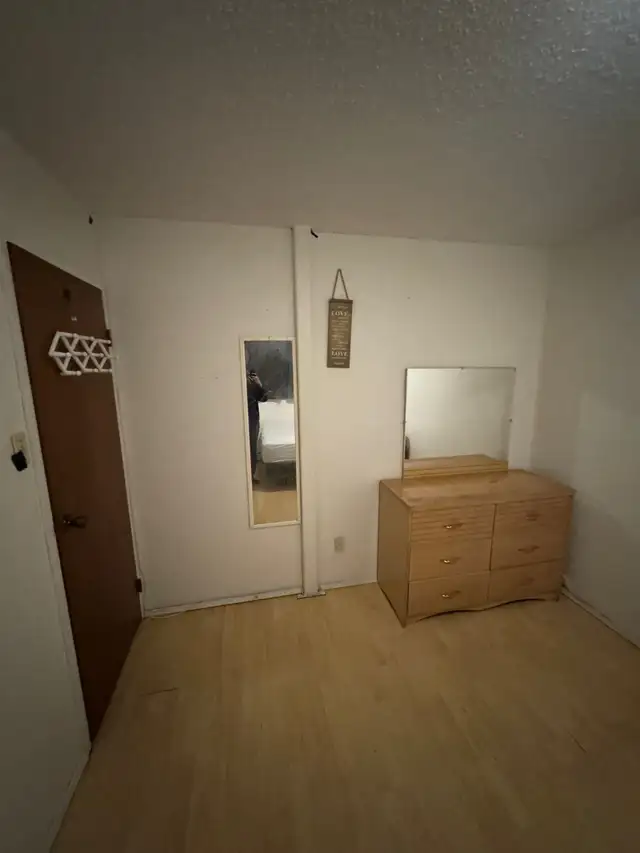 Room for rent near 8th st & centre Mall - Photo 6