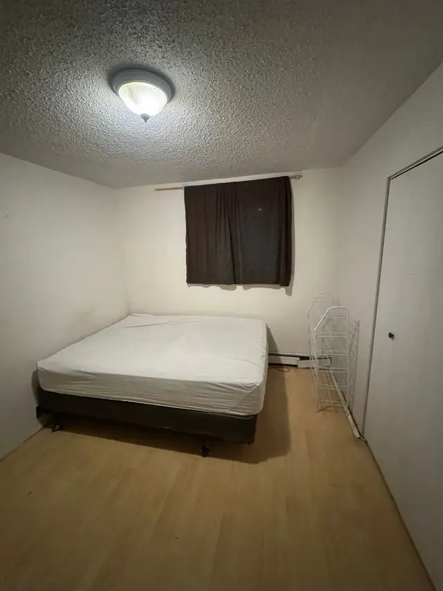 Room for rent near 8th st & centre Mall - Photo 7