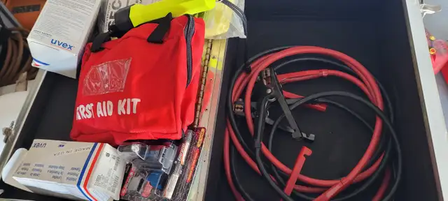 Emergency Roadside Kit - Aluminum Case - Photo 4