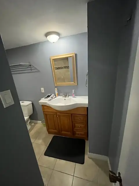 Furnished all inclusive condo for rent with parking - Photo 3