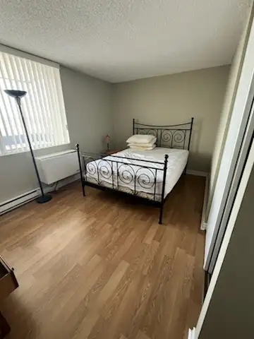 Furnished all inclusive condo for rent with parking - Photo 4