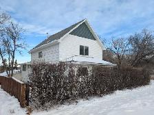 Spacious 2 storey house for rent