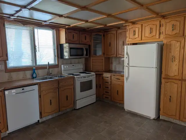 Spacious 2 storey house for rent - Photo 4