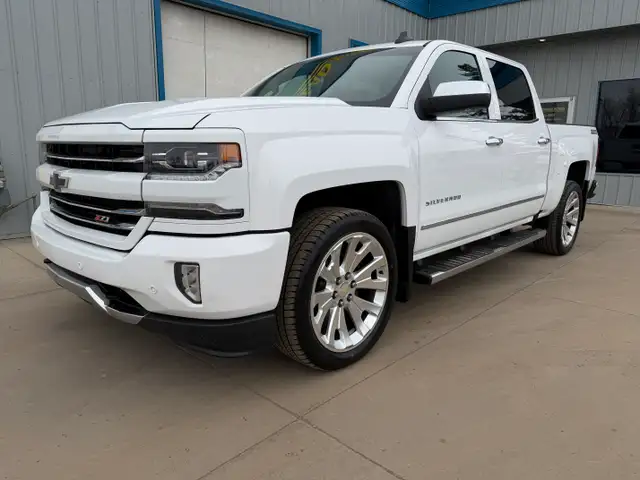 2017 Chevrolet Silverado 1500 LTZ - Photo 2