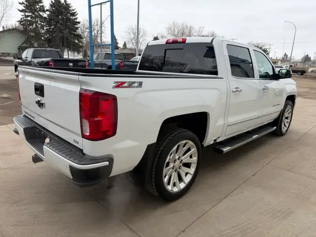 2017 Chevrolet Silverado 1500 LTZ - Photo 10