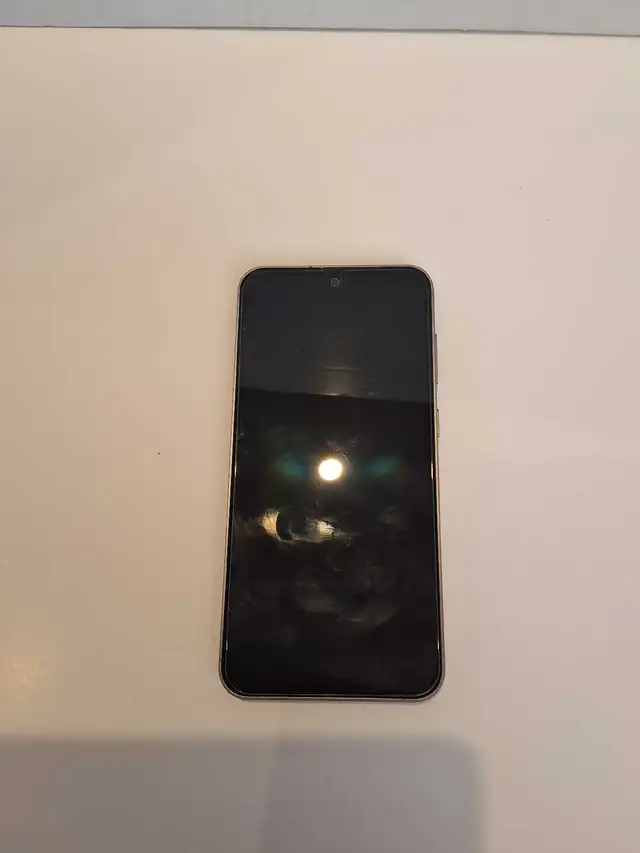 Samsung S23 FE - Photo 2