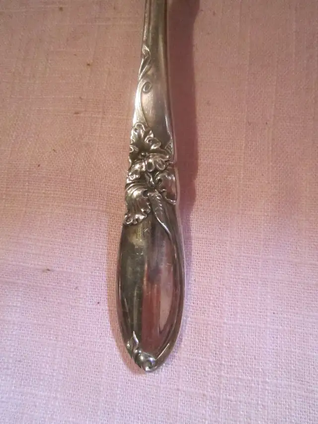 #130F  WHITE ORCHID silverware set for 6