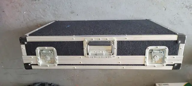 Road Case for 200  CD’s DVD’s Alum Edged 30" W x 21" D x 6-3/4" - Photo 2