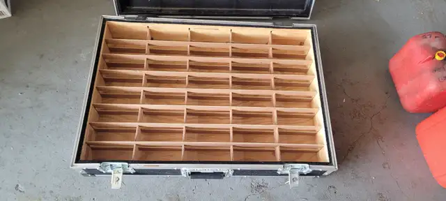 Road Case for 200  CD’s DVD’s Alum Edged 30" W x 21" D x 6-3/4" - Photo 3