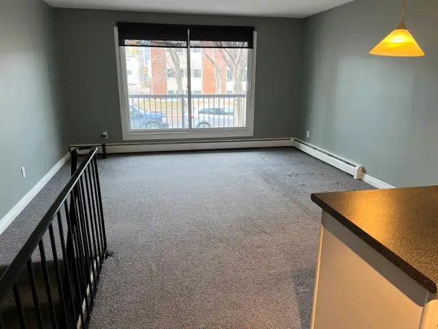 1 bedroom apartment for rent downtown in an Adult only building - Photo 2