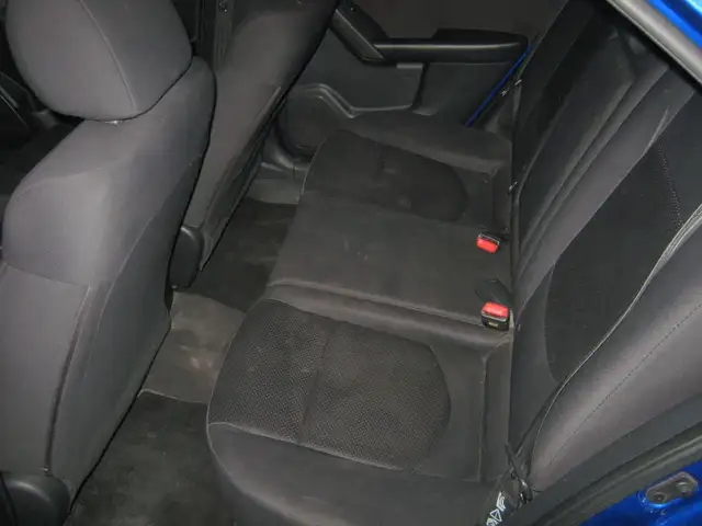 2011 Kia Forte 5-Door EX PETIT BUDGET !! - Photo 8