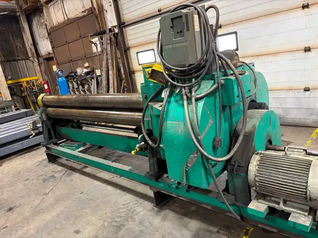 Heavy duty 8 foot, 3 roll plate bending machine.