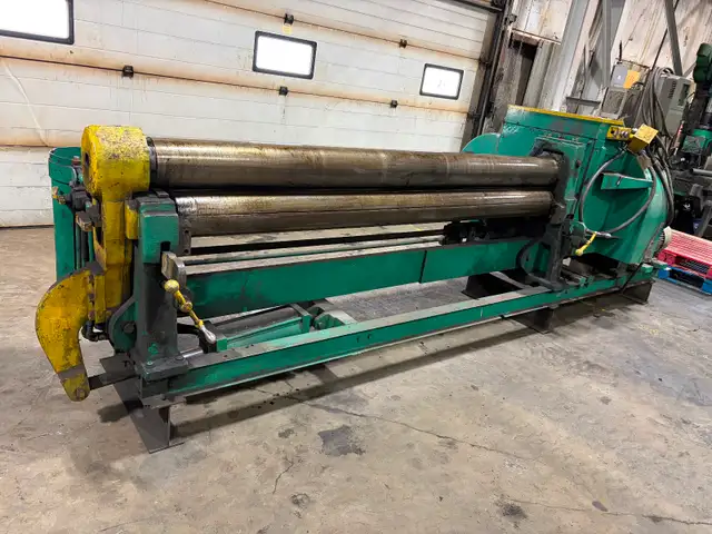 Heavy duty 8 foot, 3 roll plate bending machine. - Photo 2