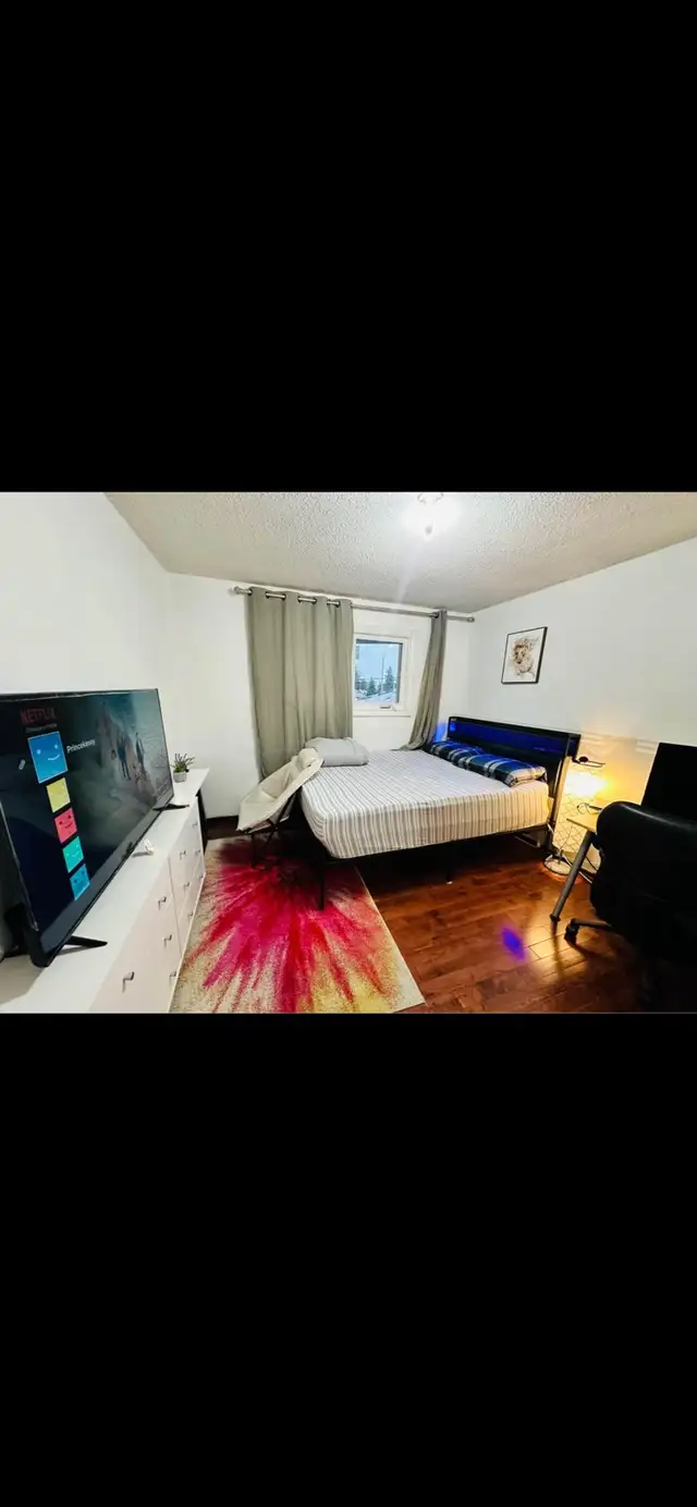 Private bedroom for rent - Photo 3
