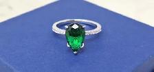 Stunning Green Teardrop ring. Size 8.5 - Photo 2