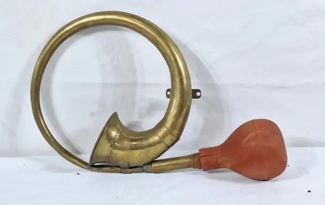 Vintage brass car horn - Photo 3