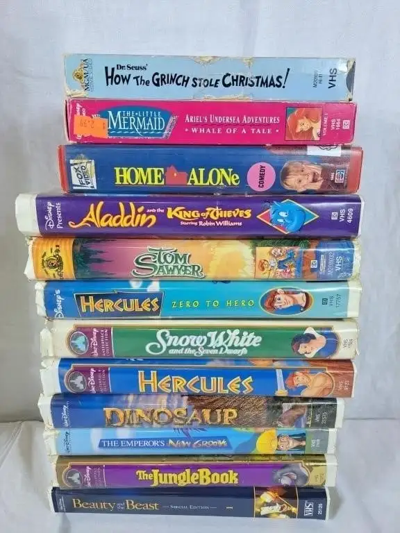 Large collection of Disney, Pixar, Dreamworks, other VHS movie - Photo 4