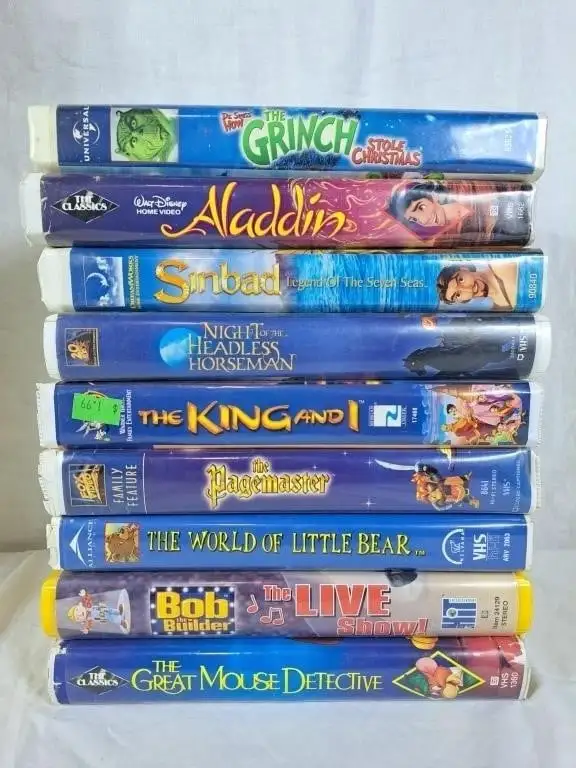 Large collection of Disney, Pixar, Dreamworks, other VHS movie - Photo 5