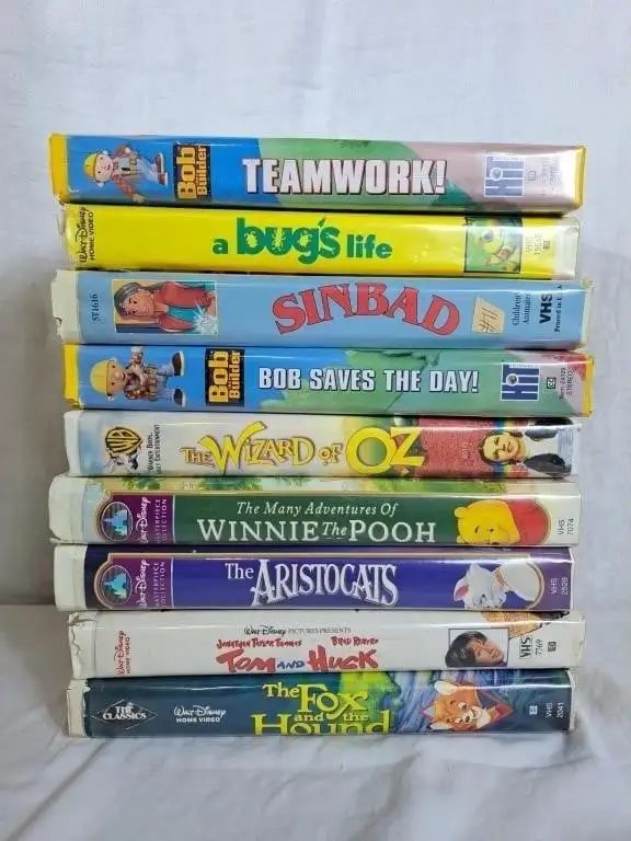 Large collection of Disney, Pixar, Dreamworks, other VHS movie - Photo 8