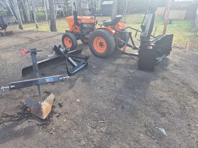 Kubota B6100 tractor - Photo 6