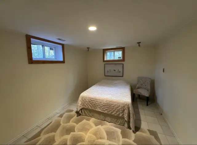 One bedroom plus den apartment for rent in Oro Medonte - Photo 2