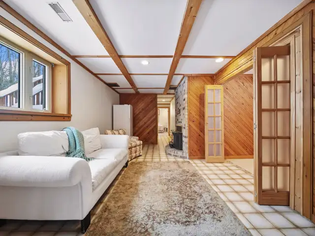 One bedroom plus den apartment for rent in Oro Medonte - Photo 7