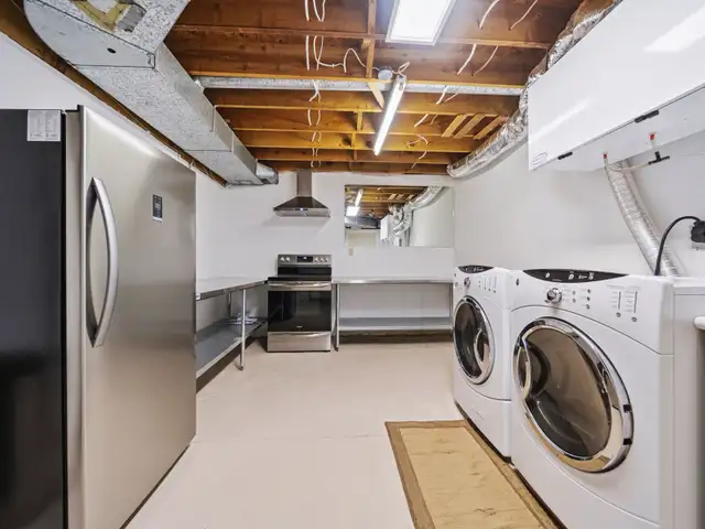 One bedroom plus den apartment for rent in Oro Medonte - Photo 9