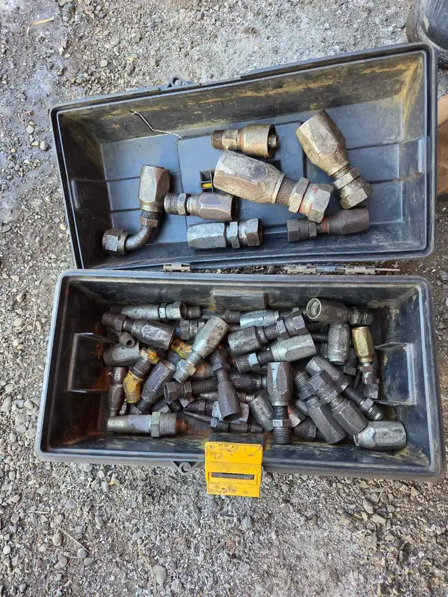 Gas Cans, various tools, hydraulic fittings, etc. - Photo 2