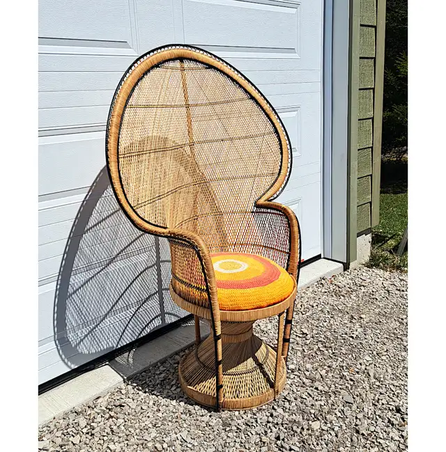 VINTAGE 1960s WICKER PEACOCK CHAIR  MCM