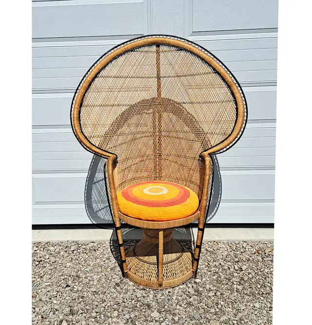 VINTAGE 1960s WICKER PEACOCK CHAIR  MCM - Photo 2
