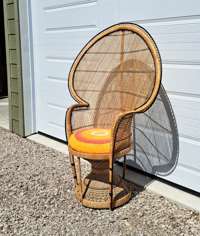VINTAGE 1960s WICKER PEACOCK CHAIR  MCM - Photo 3