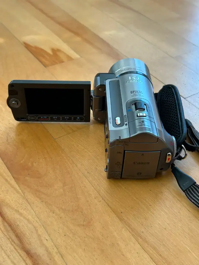 Caméra vidéo Canon Vixia HF 100 - Photo 7