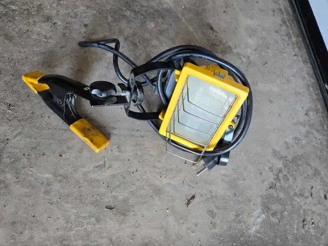 Leather tool belt and work light - Photo 4