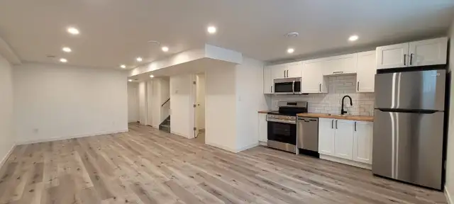 Modern 1 Bedroom Suite! Move In Ready!