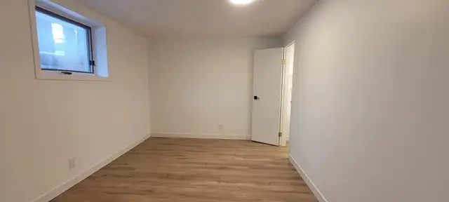 Modern 1 Bedroom Suite! Move In Ready! - Photo 5