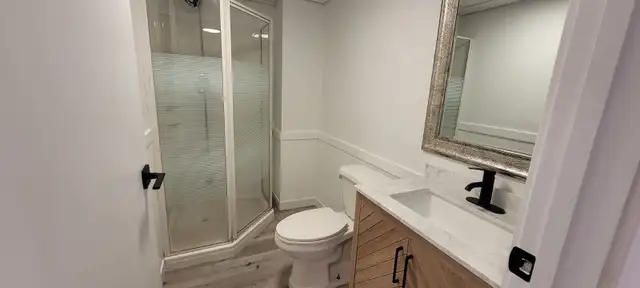 Modern 1 Bedroom Suite! Move In Ready! - Photo 7