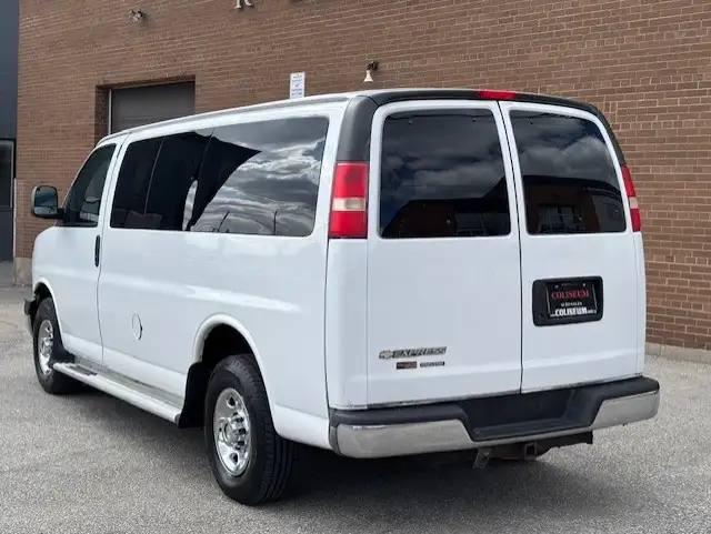 2012 Chevrolet Express Passenger LT 3500 12 PASSENGER-ONLY 100KM - Photo 3