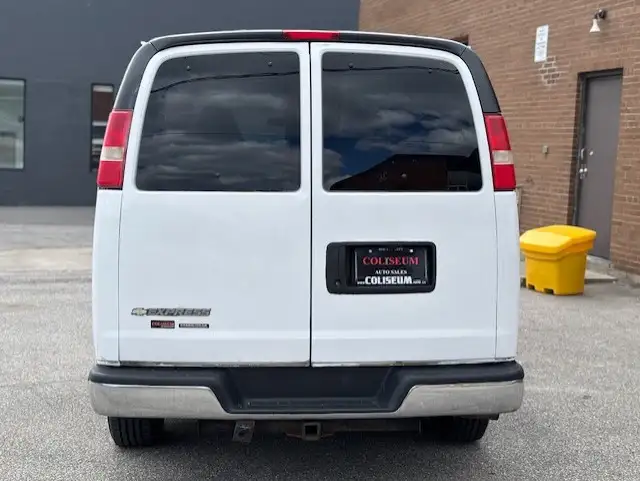 2012 Chevrolet Express Passenger LT 3500 12 PASSENGER-ONLY 100KM - Photo 4