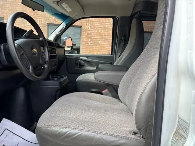 2012 Chevrolet Express Passenger LT 3500 12 PASSENGER-ONLY 100KM - Photo 12