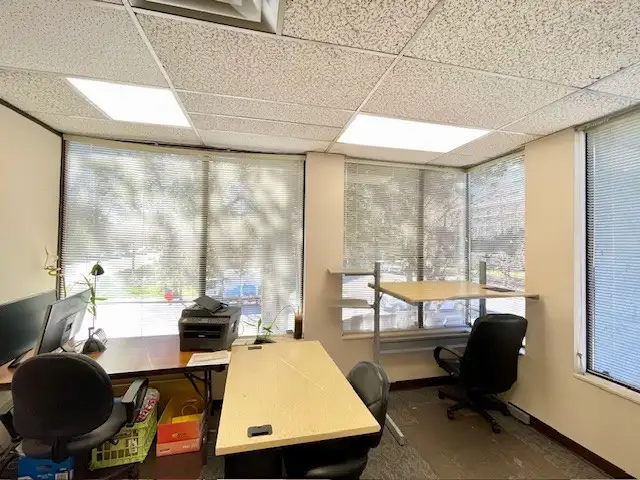 $1090 Metrotown Office Space for rent (1-3 people Window)