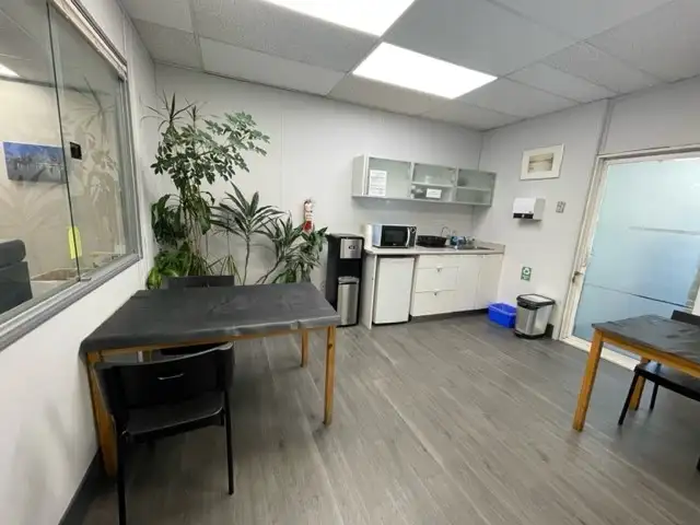 $1090 Metrotown Office Space for rent (1-3 people Window) - Photo 6