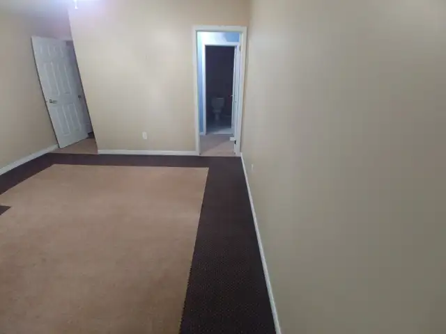 Spacious Room For Rent - Alcona / Innisfil - Photo 3