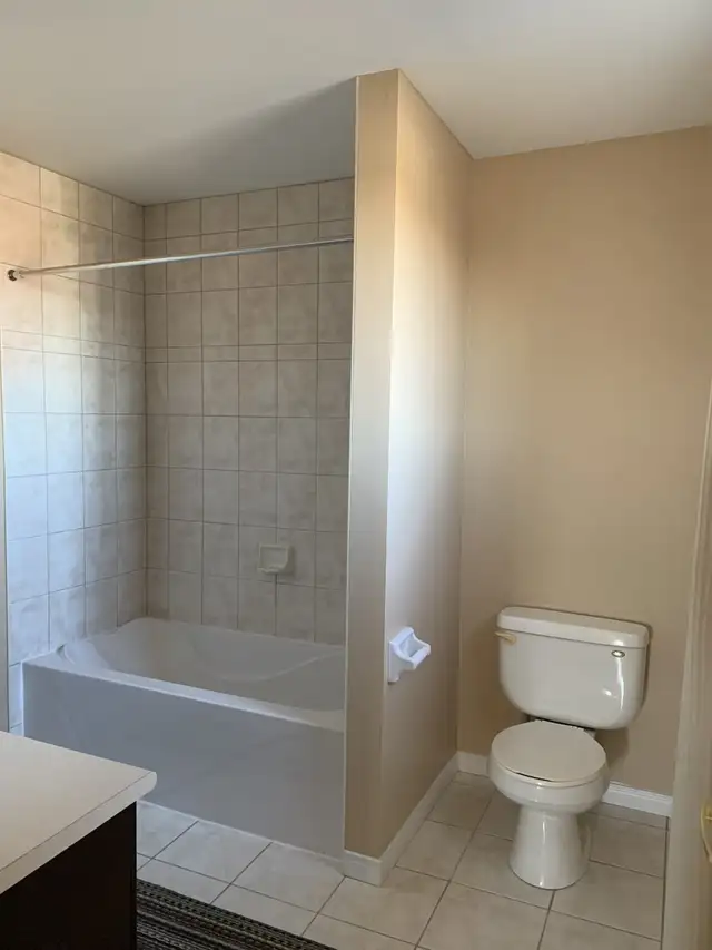 Spacious Room For Rent - Alcona / Innisfil - Photo 7