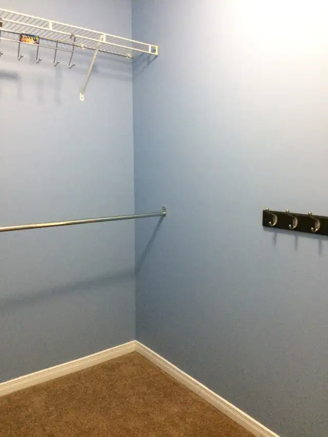 Spacious Room For Rent - Alcona / Innisfil - Photo 11