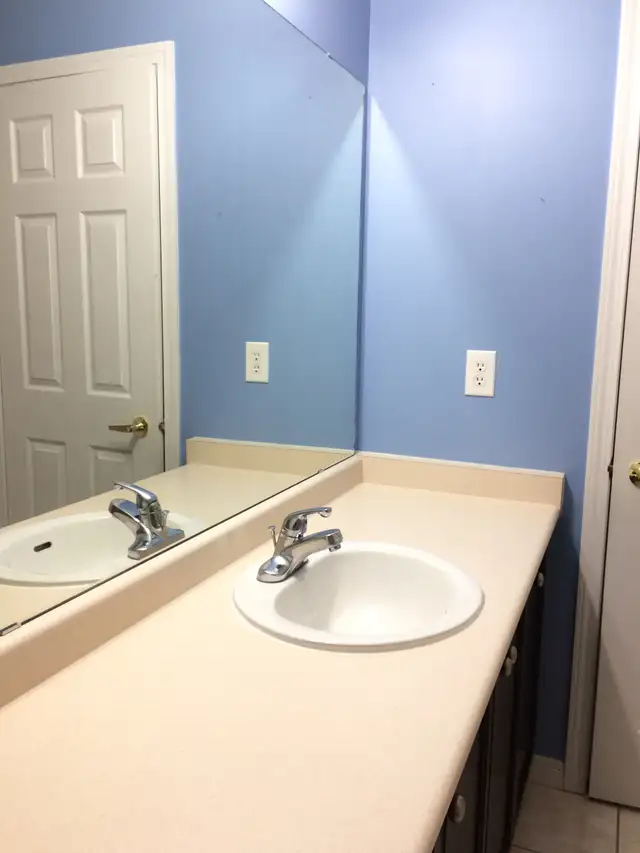 Spacious Room For Rent - Alcona / Innisfil - Photo 17