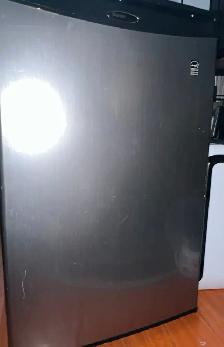 Danby DAR446BSL Refrigerator for sale