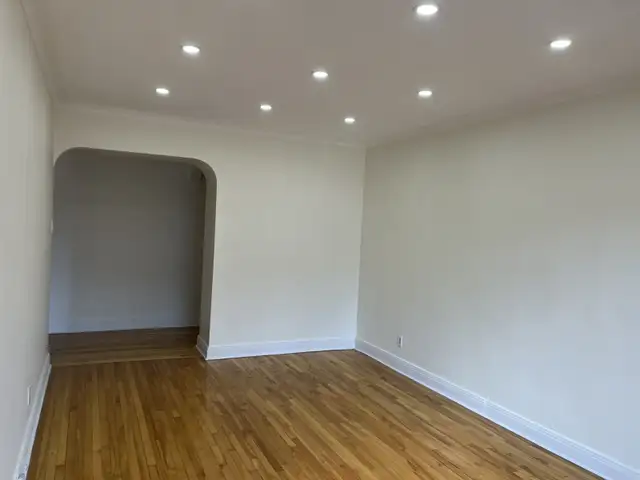 LARGE 5.5  FRONT RENOV. MIN. FROM UDM, METRO...... - Photo 2