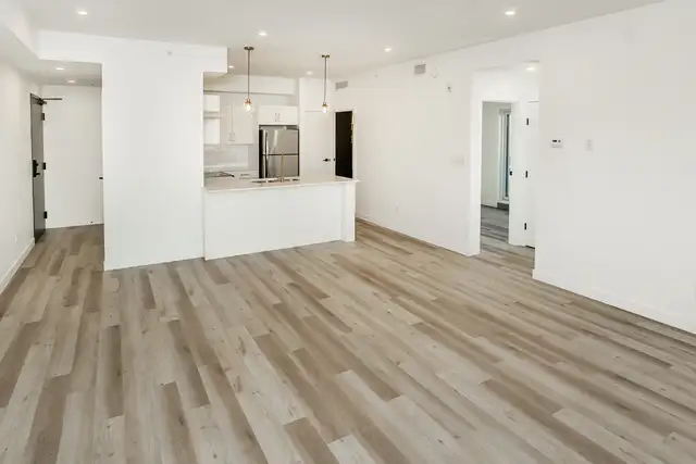 LUXURY 2 Bedroom Apartment! With Fitness Centre! - Photo 6