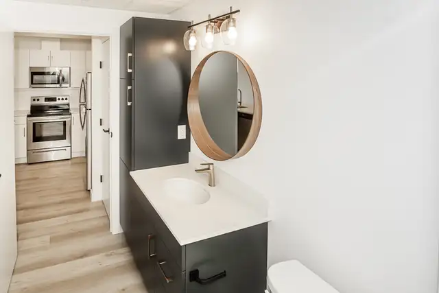 LUXURY 2 Bedroom Apartment! With Fitness Centre! - Photo 10