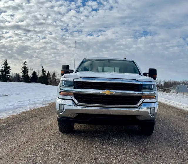 2018 Silverado - Photo 2
